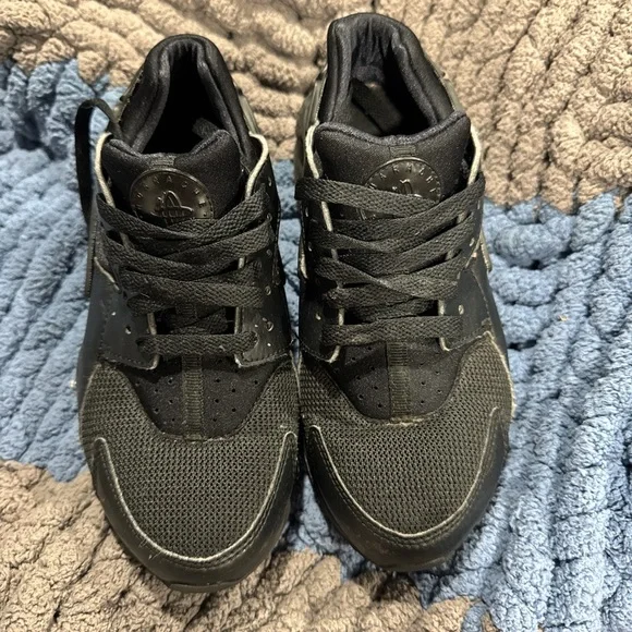 Nike Black Huaraches Sz5youth - Picture 2 of 4